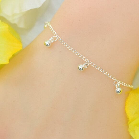 Minimalist Bracelet, Sleek & Modern Design, Women’s Fashion, YC110207-B - Picture 6 of 10